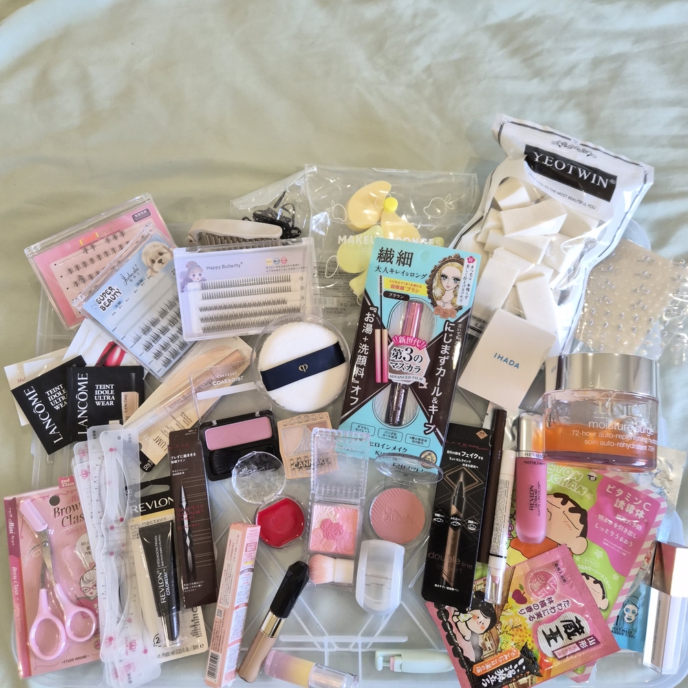 Make Up Bundle, Cdp Puff, Clinique Moisturizer, Kiss Me Mascara, Canmake Blush